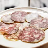 サルシチョン イベリコ（スペインバル ラ・ピカーダ・デ・トレス Spain Bar La Picada de tres）
