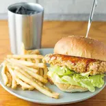 チキンバーガーポテトドリンクセット（ビフテックバーガー）