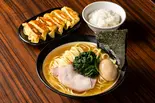 味玉豚骨醤油ラーメン ライス、背脂生姜餃子セット（百麺 中目黒店）