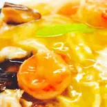 五目あんかけやきそば/Fried noodles topped with gravy(中華料理 龍門)
