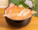 【おすすめNo.3】サーモンつくし丼 Mixed Salmon Rice Bowl（【ご飯大盛無料！】中央市場直送 海鮮丼 つくし）