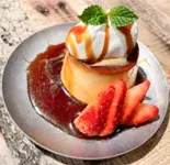カラメルたっぷりカスタードプリン（TAKE5BASE Cafe＆Dining）