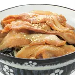 【単品】豚バラ焼き丼のあたま(ごはんなし)（伊勢屋食堂(淀橋市場内)）