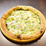 海鮮ジェノベーゼピッツァ Seafood Genovese Pizza（堺筋本町給油所 一号店）