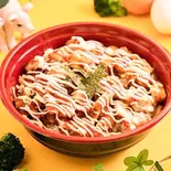 鶏マヨ丼 Chicken and Mayonnaise Rice Bowl（金の羽根たまご）