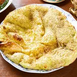 天然酵母・小松菜ビーガンセサミナン Sesame Mustard Greens Naan - With Natural Yeast (Vegan)(野菜を食べる自然派カレー ミラン・ナタラジ 渋谷店)