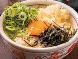 特製玉子かけご飯 ※赤玉別容器(小雀弥 -こがらや- 天満店)