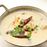 トムカーガイ（本格タイ料理バル プアン 渋谷店）