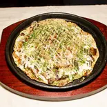 すじねぎ焼玉子入り(ソース)（お好み焼き ふきのとう/タイ料理 サバイサバイ）