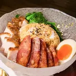 焼き豚ソーセージ飯（飲茶 柏三葉 都島店）