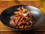 擦りたてチーズの牛すじボロネーゼ 〜デミグラスソース仕立て〜（SiKiTO CAFE 日本橋）