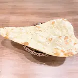ガーリックナン(Garlic Nan)（インドレストラン＆バー ディヤ）