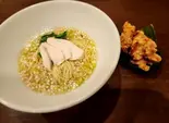 さっぱり塩味スープ麺と唐揚げ(HACHI)