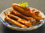 辛味醤油煮鴨の羽 (4個)/辣卤鸭翅 (4个)（楽山楽・甘皮鴨専門店）