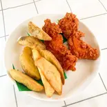 皮付きウェッジカットポテト＆ レッドチリペッパーチキン（金のとりから大和田店）