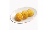 ゴマ団子(3個) sesame dumplings(3 Pieces)（タイガー餃子軒 広尾）
