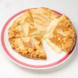 ゴロゴロチーズナン Rumble cheese naan（HALIMA KEBAB BIRYANI）