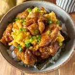 焼き鳥とじ丼（夜カフェ的barはれのひ Yorucafetekibar harenohi）