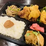 若鶏の唐揚げ弁当（東北居酒屋～奥羽の宴～）