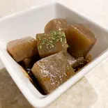 ピリ辛こんにゃく（Cafe＆Barとらや）