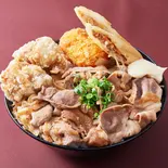しょうが焼き丼 500 (唐揚2+コロッケ1+春巻1)(旨い男メシ!特盛がっつり食堂 博多店)