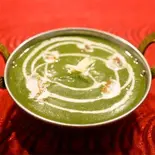 ほうれん草とシーフードカレー Spinach ＆ seafood curry（ゴクルインドレストラン福大前Gokul Indianrestaurant）