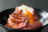 【おすすめ】温玉ローストビーフ丼 Soft-Boiled Egg Roast Beef Bowl（濃厚ローストビーフとハラミ丼「タルビー」 久米川店）