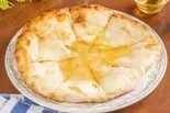 63 Honey Cheese Nan (はちみつチーズナン)（Indian restaurant puja）