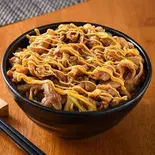 悪魔ピリ辛！チーズガーリックスタミナMAXメガ豚丼！(お肉200g)（オーシャンダイニング池袋店）