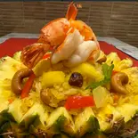 パイナップルチャーハンPINEAPPLE FRIED RICE（ロイヤルキッチン アジアンダイニング＆バー）