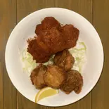 てっかい鶏の唐揚げ＆鶏のちょい辛揚げ（居酒屋 卓治）