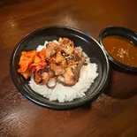 白飯泥棒！秘伝タレ香る「ぷる・コリ・ふわ」三食感のホルモンカレー（焼肉 ゆめや）