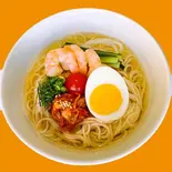 カレーお出汁冷麺(海老と自家製キムチ)（冷麺とチヂミの店 면면(ミョンミョン)）