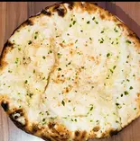 ガーリックチズナンGarlic cheese Nan（インドレストラン＆バー メラ）