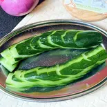 清水屋さんのキュウリ（おかんの餃子 西荻窪店）