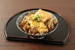 ガッツケチーズ肉丼ギガ盛りGuttsuke cheese meat bowl Giga prime（大衆食堂 安べゑ 御徒町研修センター店）