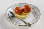 グラブジャムン4個入りGulab Jamun4Pcs（『新規オープン！！』葛飾区大人気インドカレー店）