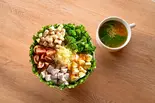 【低糖質】 クラシックシーザーサラダボウル＆ヘルシー野菜スープセット（チョップドサラダ専門店 フィットグリーン 恵比寿 Chopped Salad FitGreen Ebisu）