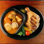 ホタテ(2個)×ジャンボチキンレッグカレー（【北海道×肉×カレー】ななつぼし 南浦和店）