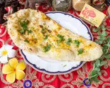 ガーリックナン Garlic Naan（インド料理 マユール）