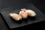 エビ三貫(廻転鮨 銀座おのでら本店)