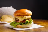 和牛チーズバーガーとポテチcheese beef burger and  Potato Chips（【和牛ハンバーガー】LEX BURGER～南阿佐ヶ谷店～）