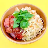 まぐろ＆蒸し鶏とパクチーのエスニック風ポキ 単品（豊洲市場直送まぐろ KEIKI BEACH 83）
