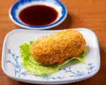 カレールーコロッケ(1個)（昭和酒場 焼き鳥 新宿萬太郎）