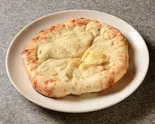 ミニチーズナン Cheese Naan(アジアンカレー2)