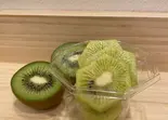 キウイ【カットフルーツ】（アイスるんです JR西宮店）