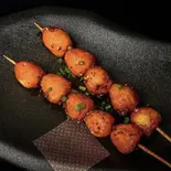 揚げうずら卵(虎皮炸弹串)2本(盘点麻辣 尾久店)