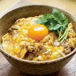 【オススメ】(小さめ丼)卵2個使った幸せになれる牛肉しぐれとじ丼（太くて硬い蕎麦を、ワシガシ食べる！新感覚！ラー油つけ蕎麦 土佐堀佐々木）