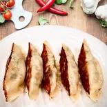 王焼き餃子(5個)肉野菜Grilled meat and vegetable gyoza（KOC 韓国料理）