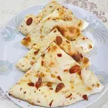 アーモンドナン Almond Naan(INDIAN DINING CAFE SAFFRON)
